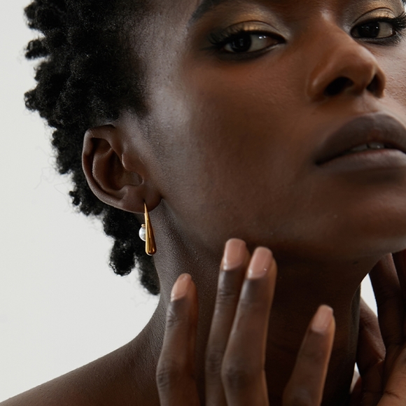 Trendy Pearl Earrings - Picture 6 of 6